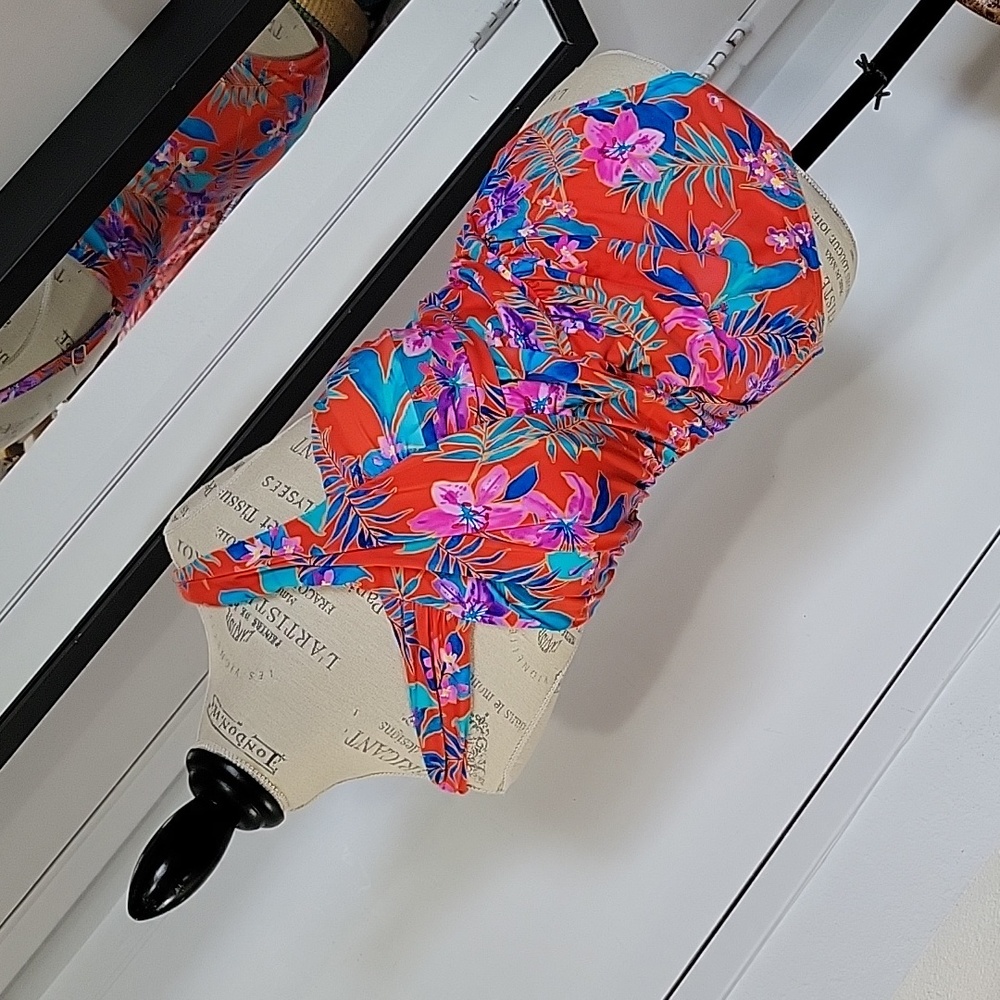 NWOT SWIMSUIT for all